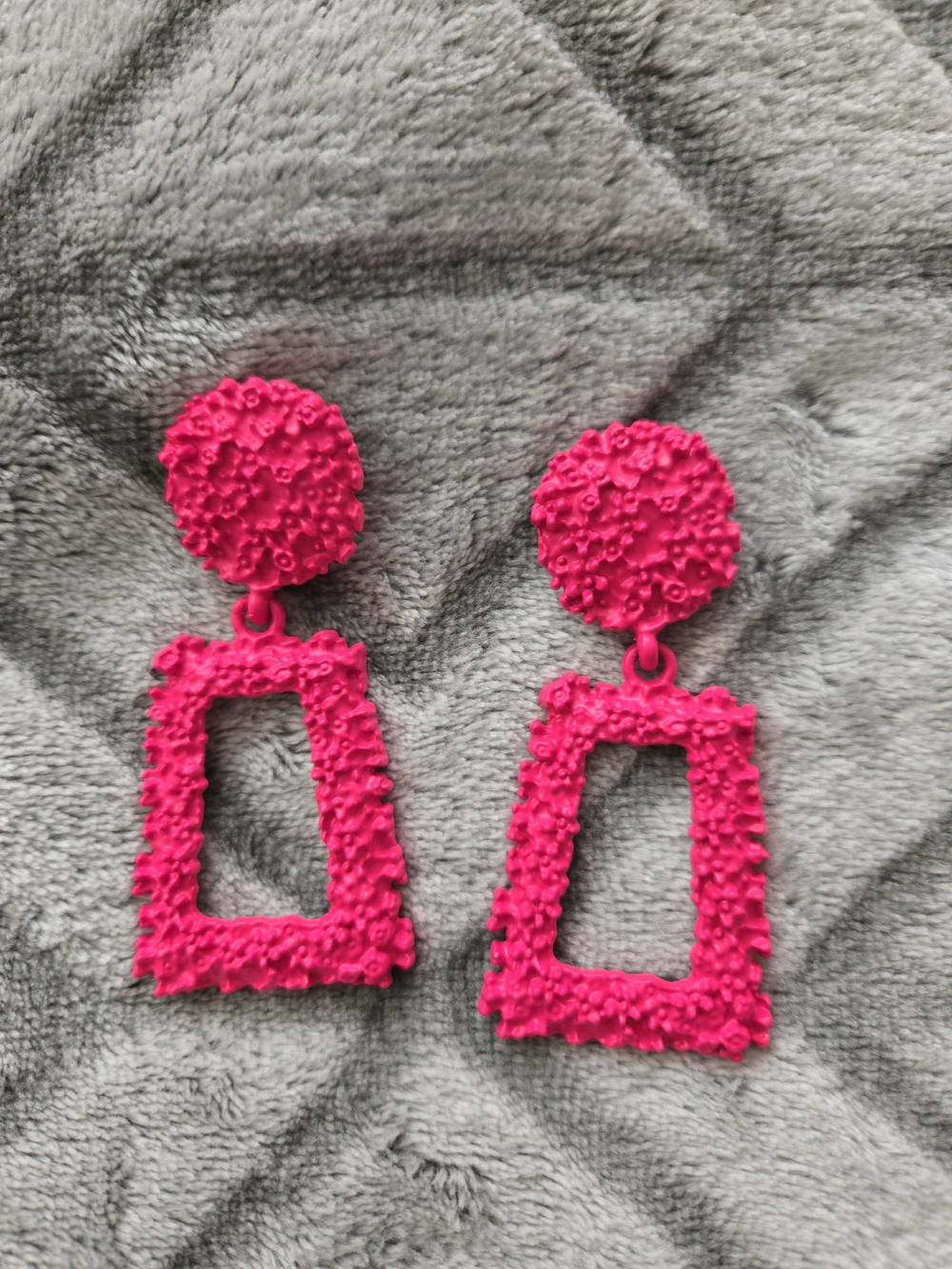 Bright Hot Pink Textured Statement Clip-on Earrings NWOT